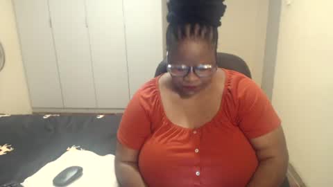 Snapshot of sweetnoziexxx chatting on February 17, 2025, 12:27 pm sweetnoziexxx online show from February 17, 2025, 12:27 pm