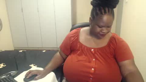 Snapshot of sweetnoziexxx chatting on February 17, 2025, 3:31 pm sweetnoziexxx online show from February 17, 2025, 3:31 pm