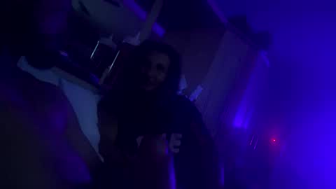 WeAim2PZzz online show from January 22, 2025, 2:03 pm