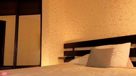 Anya online show from December 2, 2025, 1:22 am