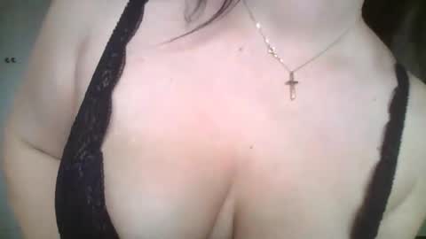 Snapshot of sweetpeach2025 chatting on November 26, 2025, 1:45 pm sweetpeach2025 online show from November 26, 2025, 1:45 pm