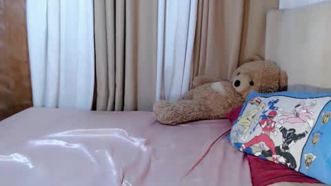 Princess Ella online show from May 17, 2026, 5:42 pm