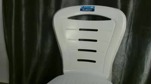 slim ivy online show from November 29, 2025, 4:37 am