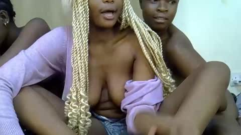 Snapshot of sweetrall chatting on March 6, 2026, 7:21 pm Lilly online show from March 6, 2026, 7:21 pm