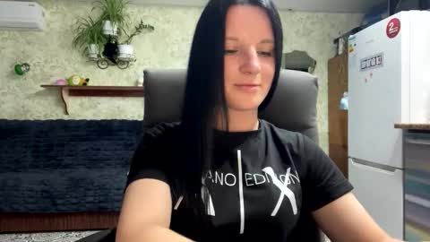 Snapshot of sweetshy99 chatting on April 17, 2026, 4:54 pm Sweet Shy online show from April 17, 2026, 4:54 pm