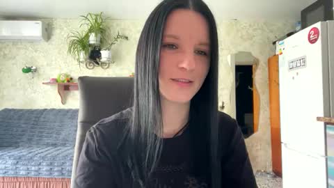 Snapshot of sweetshy99 chatting on April 20, 2026, 8:06 am Sweet Shy online show from April 20, 2026, 8:06 am
