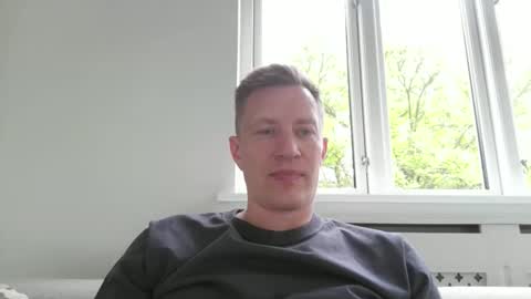 sweetsinner83 online show from May 20, 2026, 6:47 pm