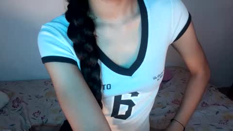 SweetSinnyX online show from April 19, 2026, 2:00 am