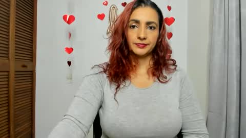 Snapshot of sweetsofia5 chatting on December 17, 2024, 4:01 am Sofia online show from December 17, 2024, 4:01 am