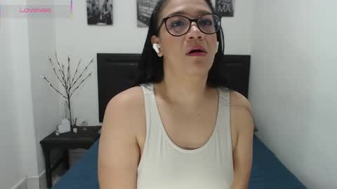 Stormi online show from November 10, 2025, 9:08 am