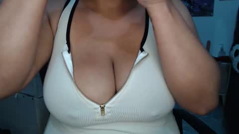 sweett_candy1 online show from November 23, 2025, 2:11 am