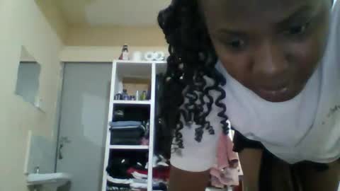 Snapshot of sweett_kimmie chatting on May 8, 2026, 8:14 pm sweett_kimmie online show from May 8, 2026, 8:14 pm