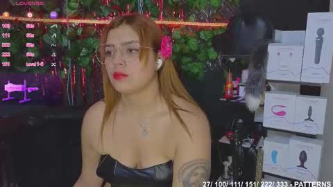 Molly -  INDEPENDENT MODEL online show from December 22, 2025, 11:46 pm