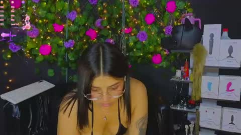 Molly -  INDEPENDENT MODEL online show from May 30, 2026, 1:46 am