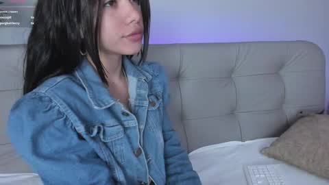 Snapshot of sweett_petite chatting on January 10, 2025, 4:41 pm online show from January 10, 2025, 4:41 pm