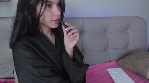 Snapshot of sweett_petite chatting on January 11, 2025, 10:40 pm online show from January 11, 2025, 10:40 pm
