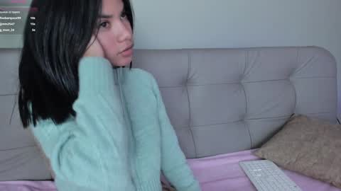 Snapshot of sweett_petite chatting on January 18, 2025, 8:19 pm online show from January 18, 2025, 8:19 pm