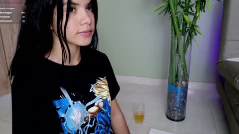 Snapshot of sweett_petite chatting on January 26, 2025, 11:08 pm online show from January 26, 2025, 11:08 pm