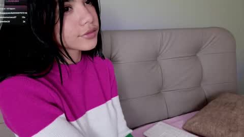 Snapshot of sweett_petite chatting on February 10, 2025, 8:31 pm online show from February 10, 2025, 8:31 pm