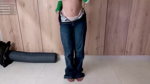 Snapshot of sweett_petite chatting on February 10, 2025, 11:34 pm online show from February 10, 2025, 11:34 pm