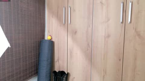 Snapshot of sweett_petite chatting on February 24, 2025, 11:09 pm online show from February 24, 2025, 11:09 pm