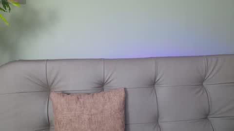 Snapshot of sweett_petite chatting on February 27, 2025, 4:21 pm online show from February 27, 2025, 4:21 pm