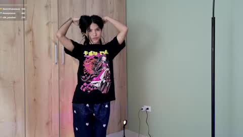 Snapshot of sweett_petite chatting on March 1, 2025, 11:26 pm online show from March 1, 2025, 11:26 pm