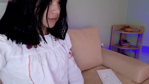 Snapshot of sweett_petite chatting on March 2, 2025, 4:42 pm online show from March 2, 2025, 4:42 pm