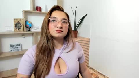 Carla Dubois online show from March 31, 2026, 7:25 pm