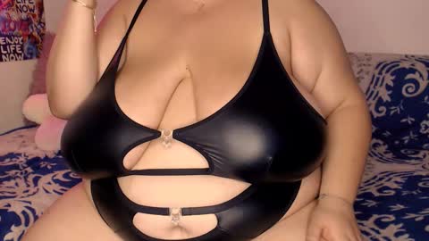 Maya online show from October 22, 2025, 8:30 pm