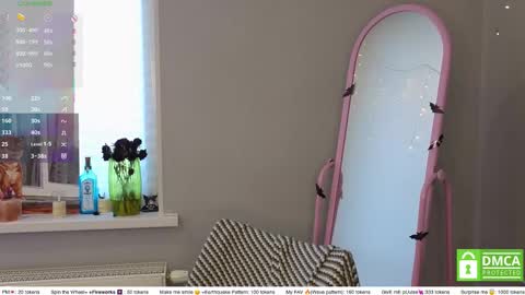 Snapshot of sweetuniporn chatting on February 25, 2026, 6:56 am Elis a little vacation Ill be here Saturday my schedules in bio online show from February 25, 2026, 6:56 am