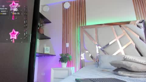 sweetviolet___ online show from February 26, 2025, 2:14 pm