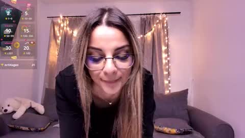 sweetviperr_ online show from February 6, 2026, 8:23 pm