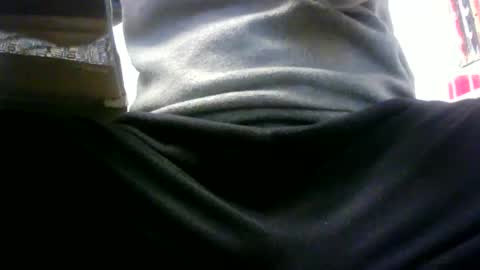 Snapshot of sweetwarrior32 chatting on December 19, 2024, 1:07 am Ricky32 online show from December 19, 2024, 1:07 am