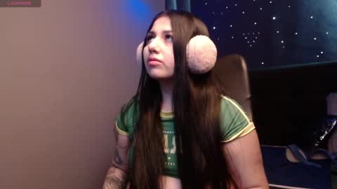 Snapshot of sweety_ashly chatting on February 20, 2025, 2:35 pm Ashley 3 online show from February 20, 2025, 2:35 pm