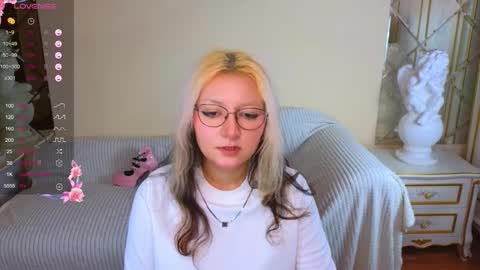 Hot Candy online show from November 22, 2025, 11:20 am