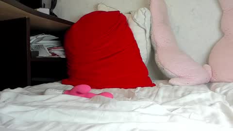 Snapshot of sweety_cum chatting on December 20, 2024, 10:43 pm Mia online show from December 20, 2024, 10:43 pm