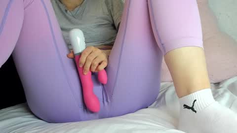 Snapshot of sweety_cum chatting on December 22, 2024, 7:10 pm Mia online show from December 22, 2024, 7:10 pm