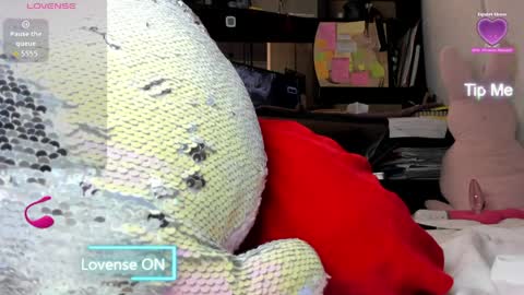 Mia online show from March 29, 2026, 7:25 pm