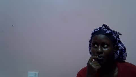 Snapshot of sweety_starlit chatting on April 14, 2026, 11:05 am sweety_starlit online show from April 14, 2026, 11:05 am