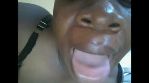 sweetyass25 online show from October 19, 2025, 5:41 am