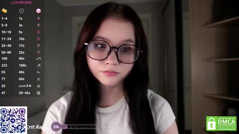 Astrid online show from October 19, 2025, 6:08 pm