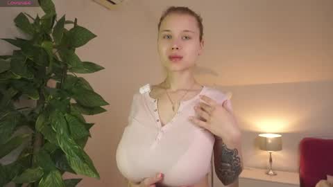 Snapshot of sweetyoops chatting on May 11, 2026, 5:13 am Astrid online show from May 11, 2026, 5:13 am