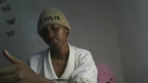 sweetypussy01 online show from November 10, 2025, 6:40 pm