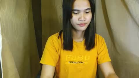 Snapshot of swettie_rhea chatting on January 6, 2026, 6:22 pm Rhea online show from January 6, 2026, 6:22 pm