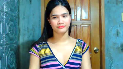 Snapshot of swettie_rhea chatting on June 24, 2026, 6:34 am Rhea online show from June 24, 2026, 6:34 am