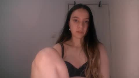 nur online show from October 21, 2025, 5:35 pm