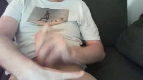 M online show from April 10, 2026, 1:22 am