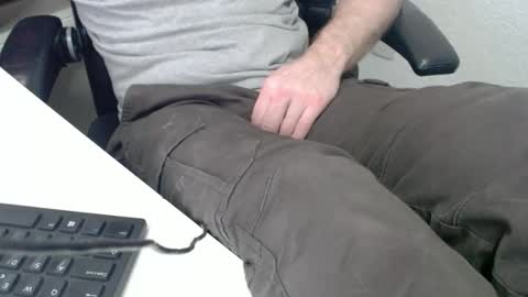 Snapshot of swisstom72 chatting on February 16, 2026, 9:11 pm swisstom72 online show from February 16, 2026, 9:11 pm