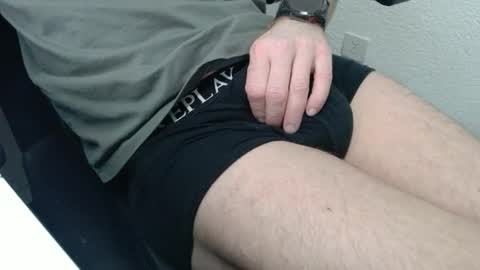 Snapshot of swisstom72 chatting on March 25, 2026, 11:22 pm swisstom72 online show from March 25, 2026, 11:22 pm